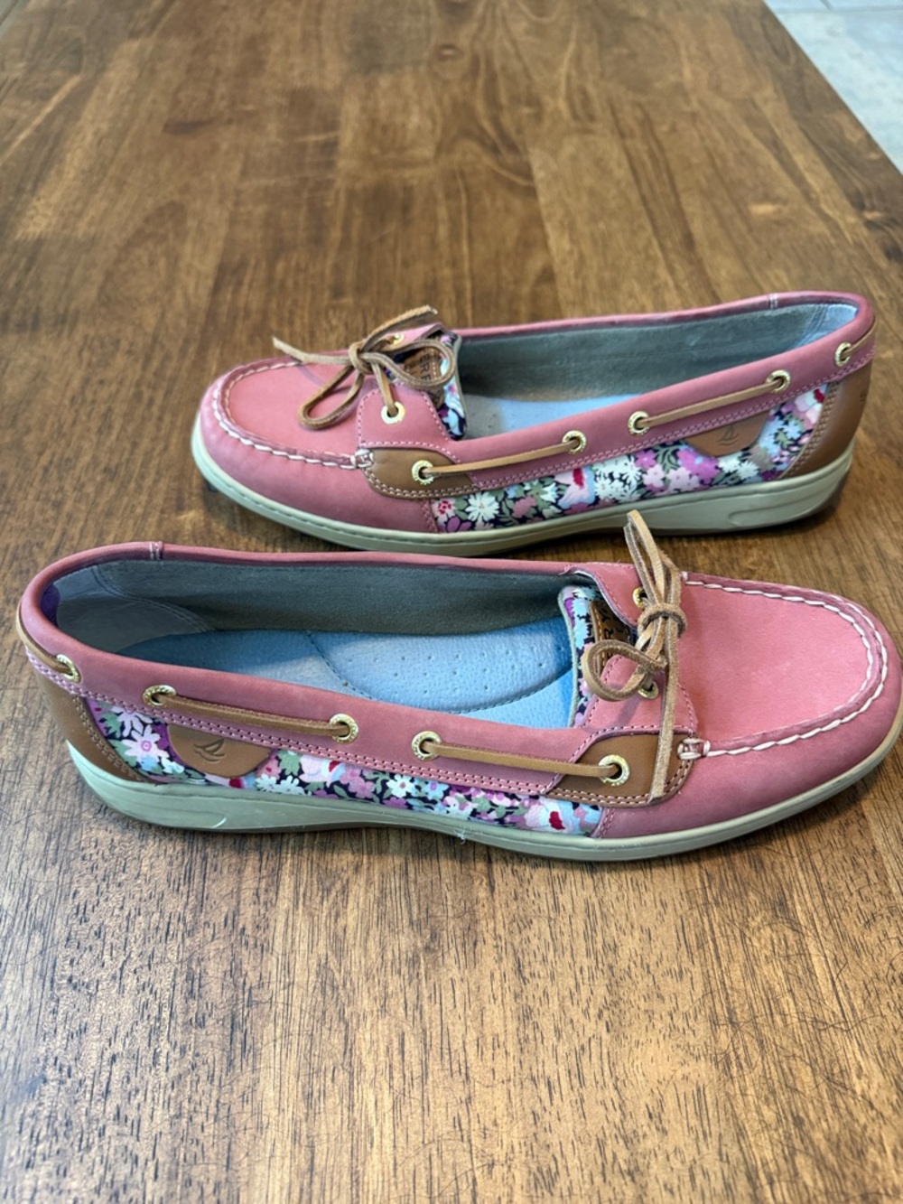 Women’s Sperry Coral Pink Leather Boat Shoes Size 12 - Picture 2 of 5